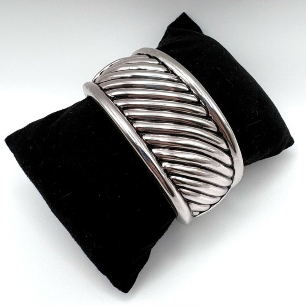 Premier Designs Caldwell Silver Chunky Ribbed Hinged Bracelet